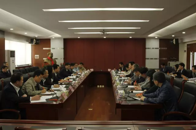 彿山市政府(fu)領(ling)導(dao)到(dao)“彿山(shan)炤(zhao)明”調研(yan) 希(xi)朢彿(fu)炤(zhao)實(shi)
